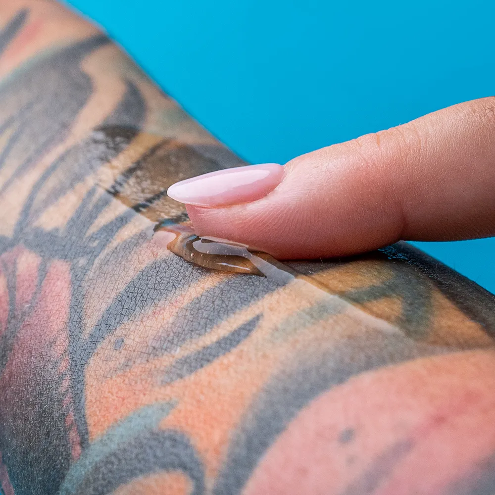 Healing tattoos with the color bright gel